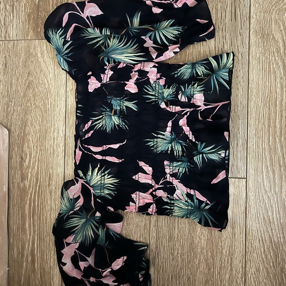 Cute crop top!